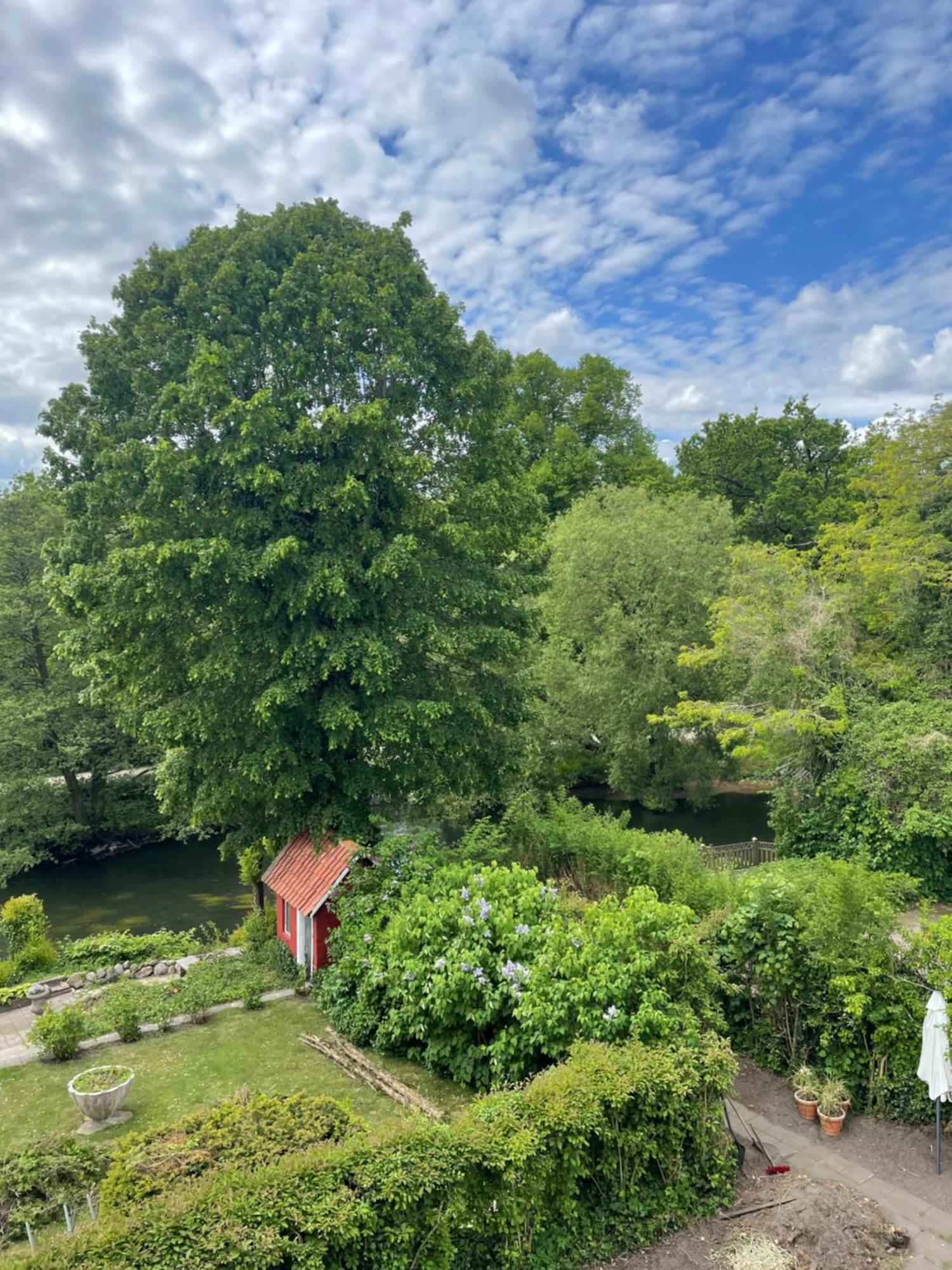 Central Lejlighed Med Udsigt Til Parken Odense Exteriér fotografie